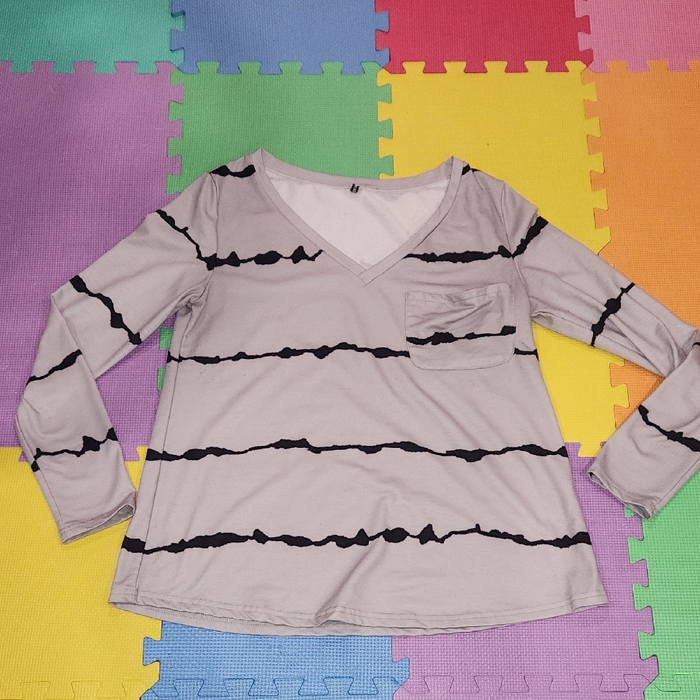 Flamingo Size Large Striped V-Neck Long Sleeve Top
